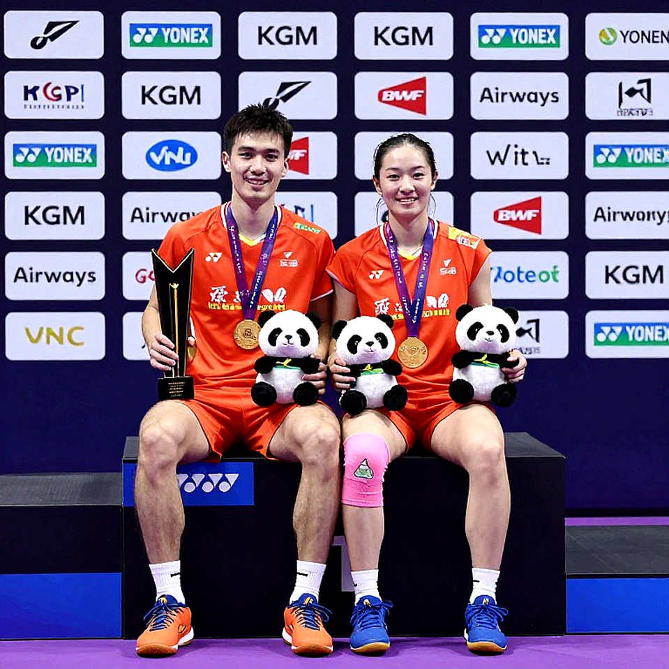 Alwi Farhan đối luyện cùng Kento Momota trước Asian Games 2026: buổi tập ở Tokyo và giới hạn của một huyền thoại Alwi Farhan đối luyện cùng Kento Momota trước Asian Games 2026: buổi tập ở Tokyo và giới hạn của một huyền thoại