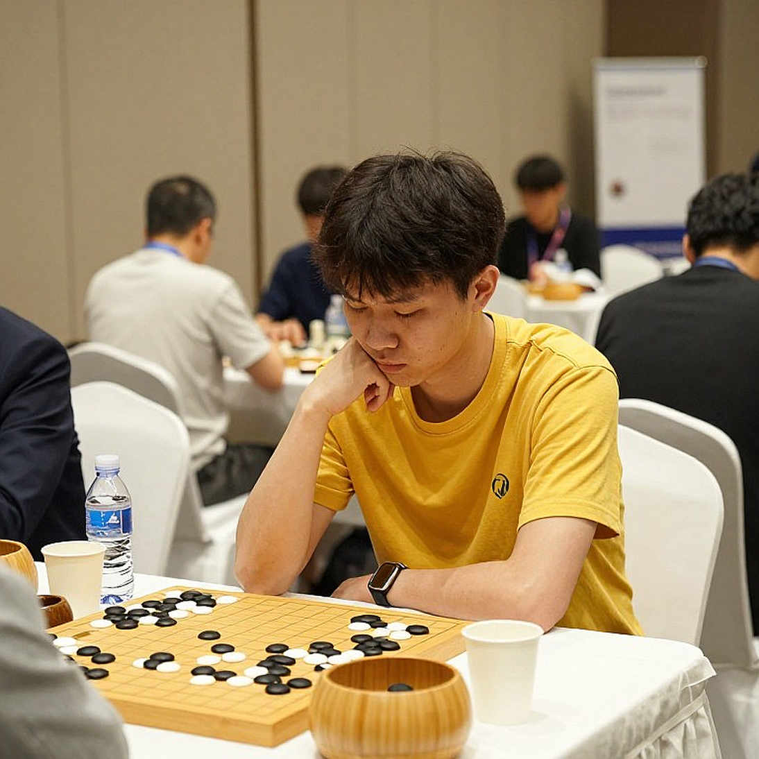 Elon Musk vs Chess.com: Cờ vua có bị AI 'giải quyết' hay không? Tranh cãi nảy lửa trên X