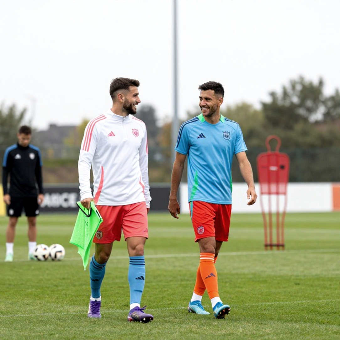 Bellamy kể chuyện cũ, Dasilva viết tương lai: Wales và trò chơi tâm lý trước Đan Mạch