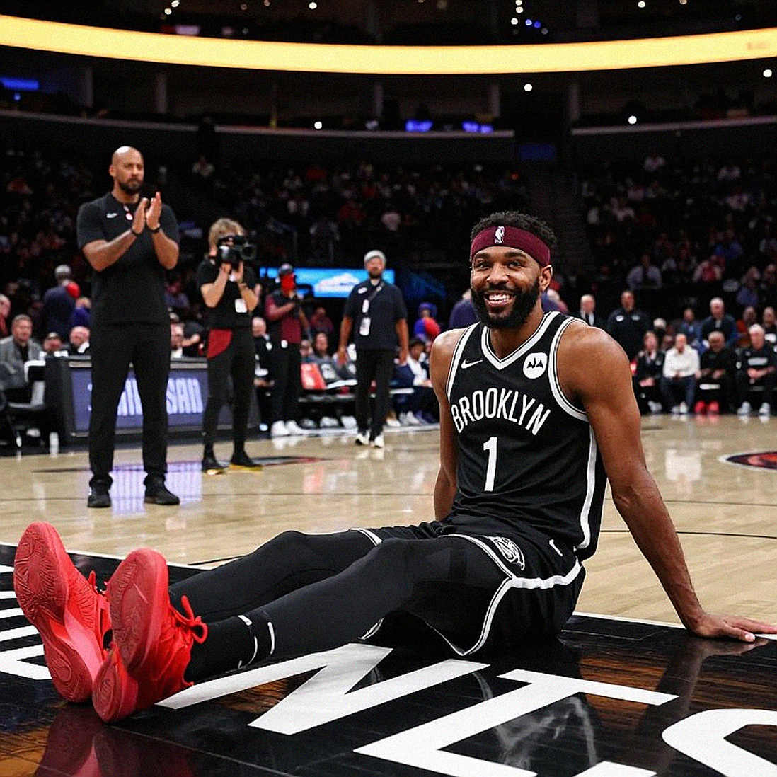 Lakers cướp Eric Amsler khỏi Miami Heat và cuộc cách mạng hậu trường đang diễn ra trong im lặng Lakers cướp Eric Amsler khỏi Miami Heat và cuộc cách mạng hậu trường đang diễn ra trong im lặng