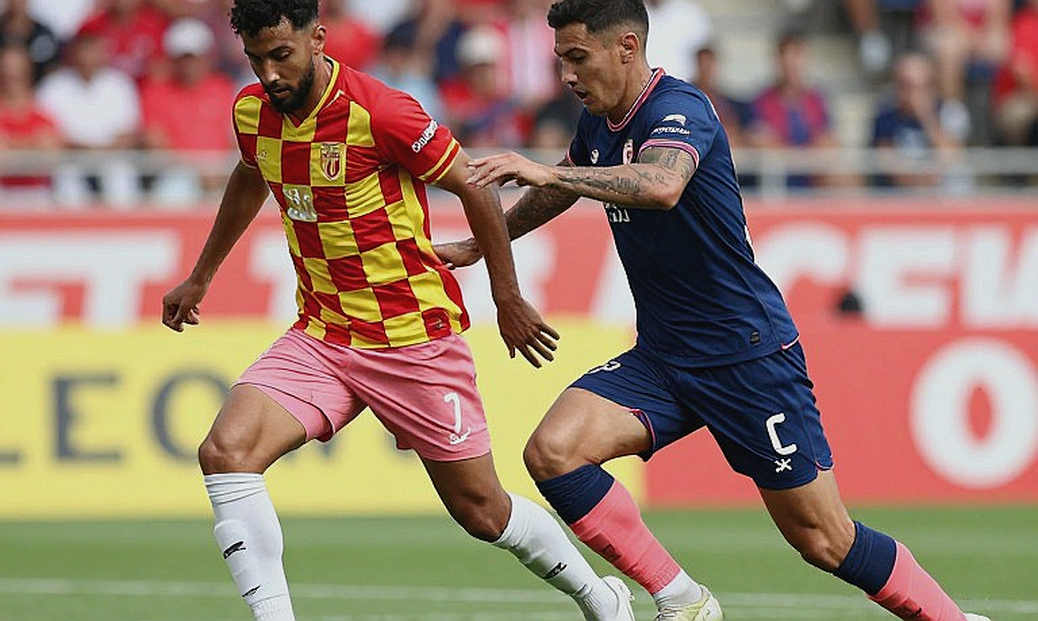 Dong Nai City self-fines each player 20 million VND after elbow and tackle on Dinh Bac: When public opinion fills the gap the referee left behind Dong Nai City self-fines each player 20 million VND after elbow and tackle on Dinh Bac: When public opinion fills the gap the referee left behind
