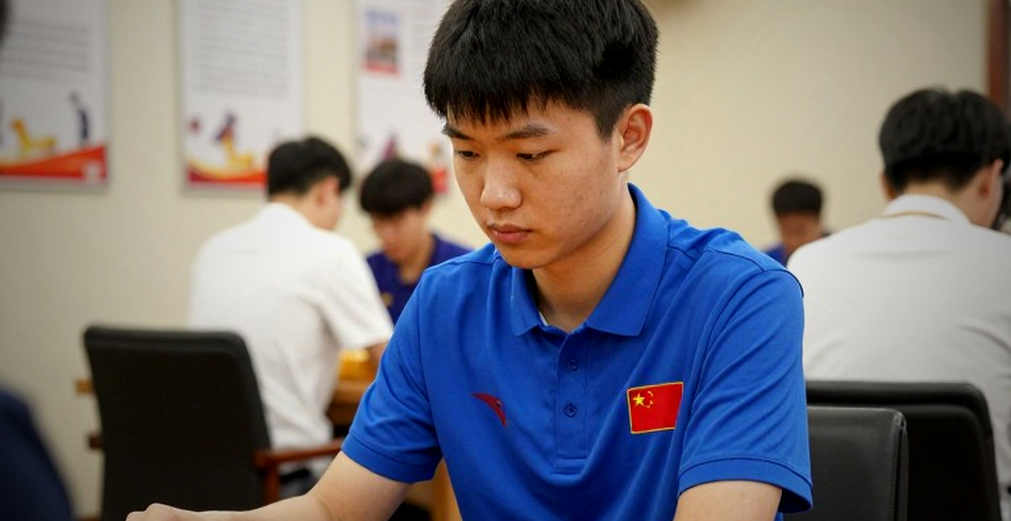 Khoảng lặng trên bàn cờ: Khi kỳ thủ đối diện với chính mình
