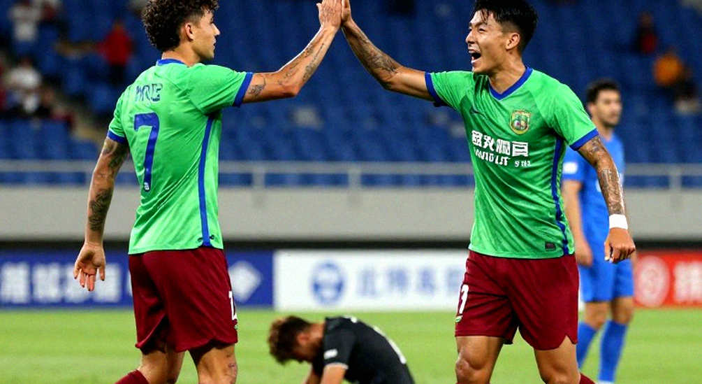 Ba thủ môn, bảy trận, một vệt sử: Barcelona và sự bất ổn nơi khung gỗ Ba thủ môn, bảy trận, một vệt sử: Barcelona và sự bất ổn nơi khung gỗ