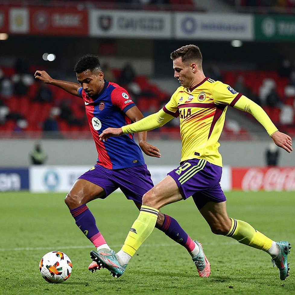 Barcelona Track Finn Jeltsch: Klopp's Praise, Flick's High Line and the Price Stuttgart Will Set