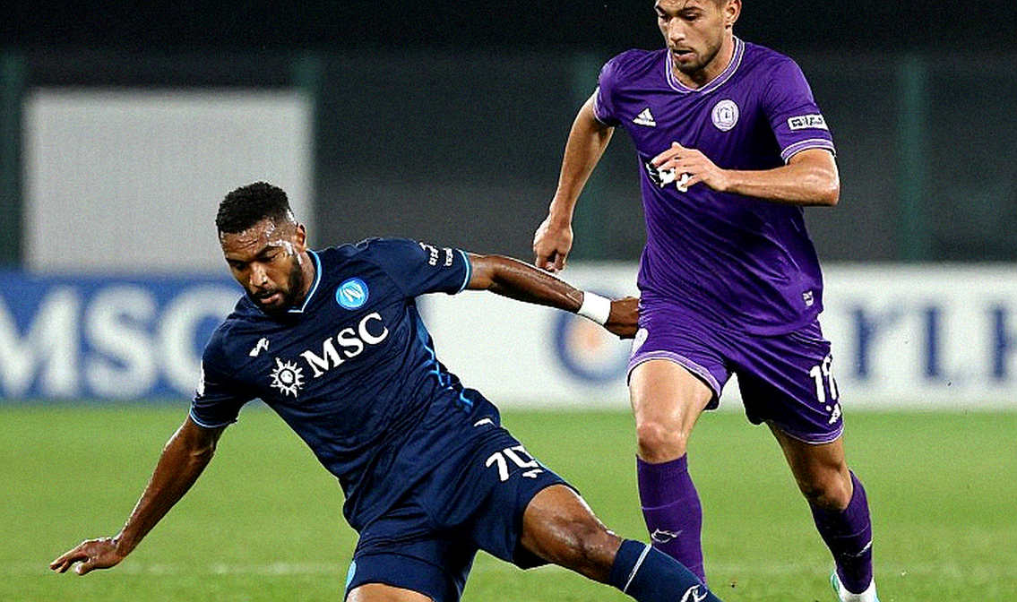 Thị trường chuyển nhượng V.League: khi bản hợp đồng không có phí chuyển nhượng Thị trường chuyển nhượng V.League: khi bản hợp đồng không có phí chuyển nhượng