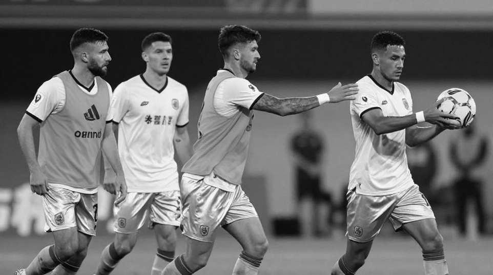 Thẻ vàng La Liga: phút bù giờ dài hơn, lịch thi đấu dày hơn, và trọng tài không phải bị cáo