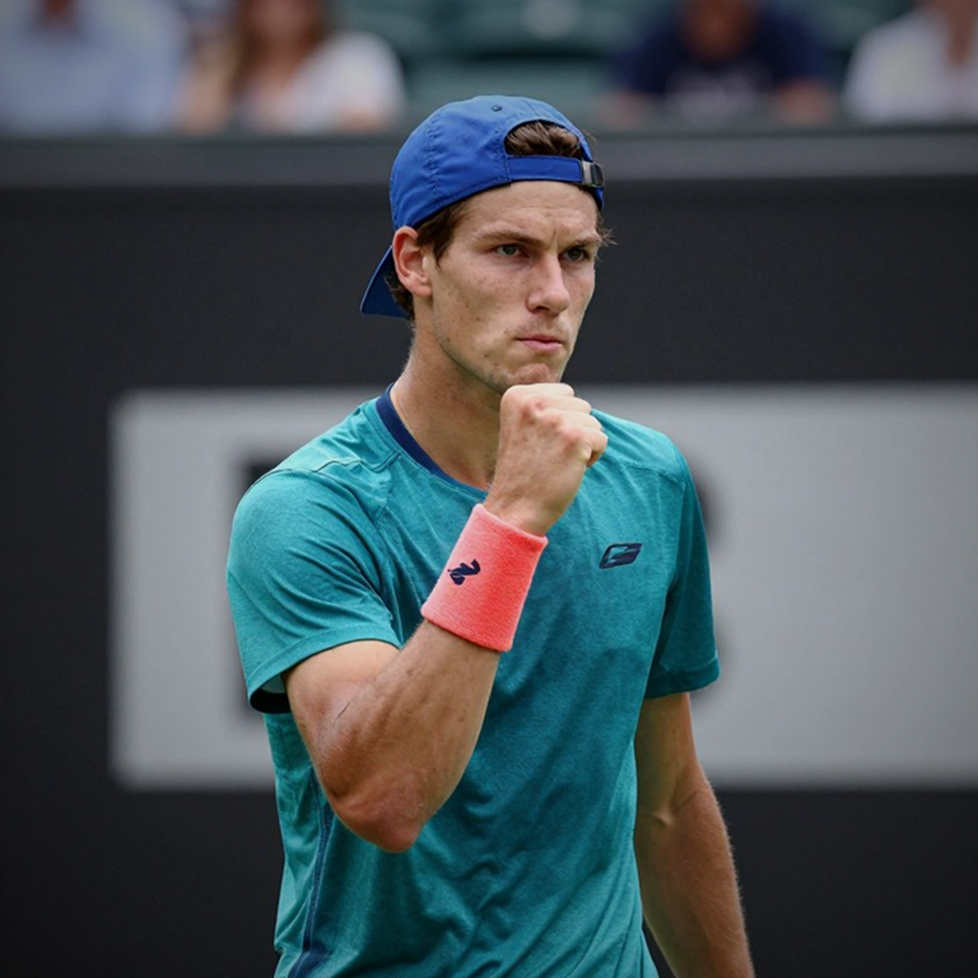 Mùi cần sa giữa trận US Open: Sabalenka than phiền với trọng tài rồi thắng Rakhimova, hẹn gặp Townsend Mùi cần sa giữa trận US Open: Sabalenka than phiền với trọng tài rồi thắng Rakhimova, hẹn gặp Townsend