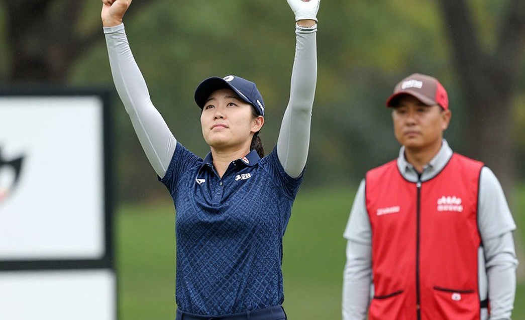 Trang phục golf mùa thu: chiếc áo 150 USD và dòng tiền chạy ngược trong ngành Trang phục golf mùa thu: chiếc áo 150 USD và dòng tiền chạy ngược trong ngành